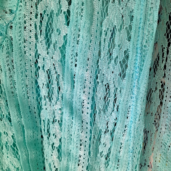 Lularoe Lace Sarah - Picture 2 of 2